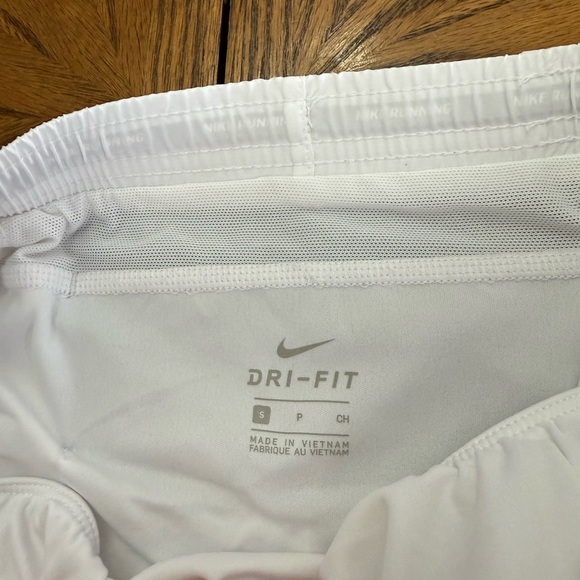 Nike Women's White Running Shorts - Picture 5 of 8